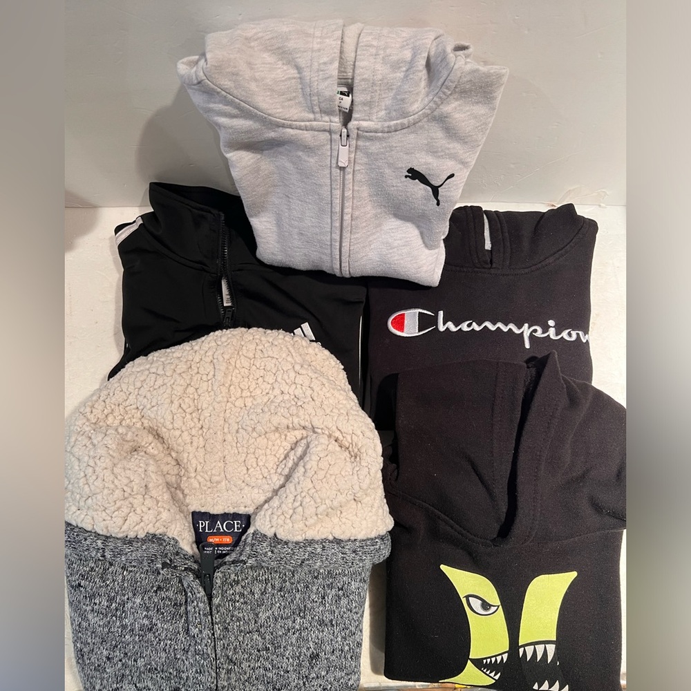 Set of 5 children's sweatshirts,  sizes, size 7/8., 5., 8.,7., see photos.